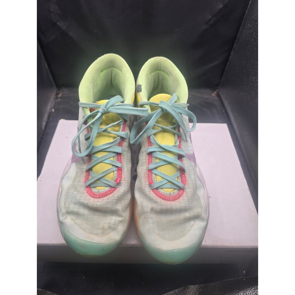 Men basketball shoes
